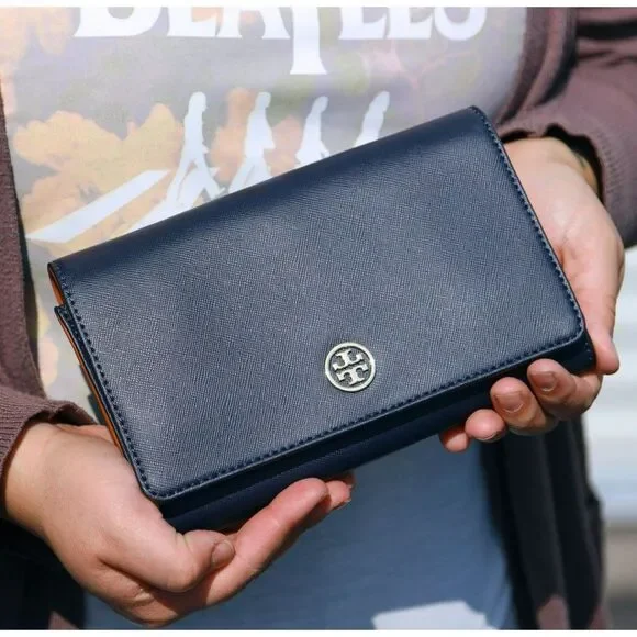 NWT Tory Burch Robinson Chain Wallet Tory Navy